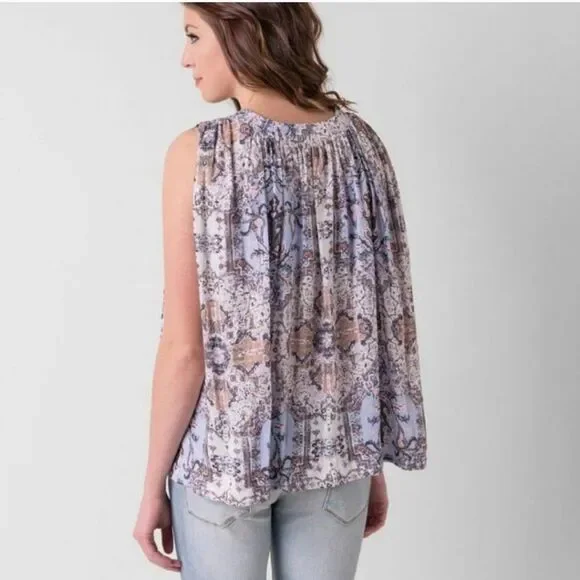 FREE PEOPLE Darcy Swing Sleeveless Blue and White Abstract Print Top Size Medium - Picture 12 of 12